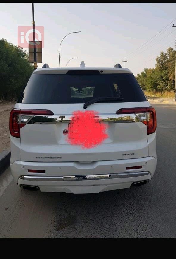GMC Acadia